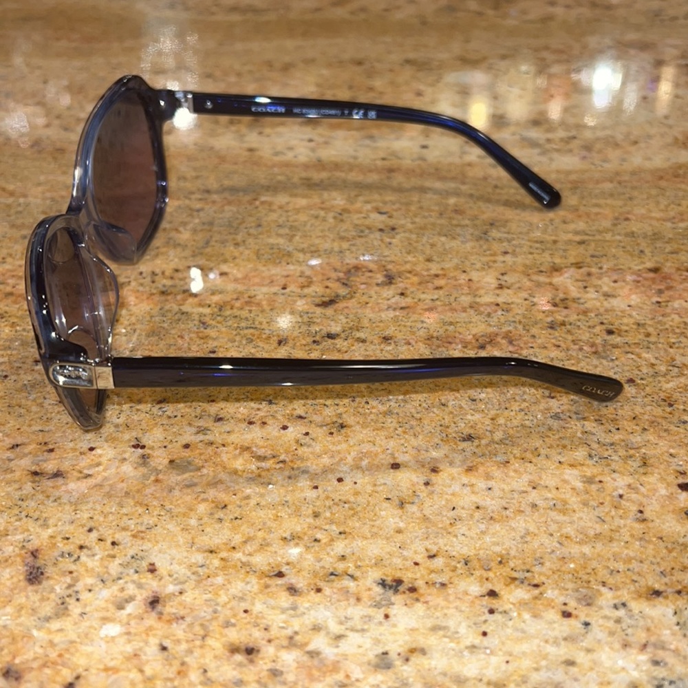 Brand new Coach sunglasses 57088H HC 8349U 56-18-140 - Picture 3 of 5